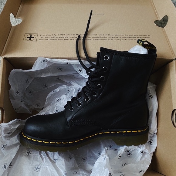 Brand new 1460 dr martens - Picture 4 of 8